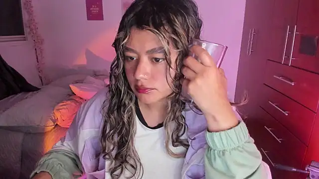 StephaniFox online show from 8, 10, 2025