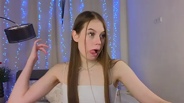 mo11y kitten online show from 19, 2, 2025