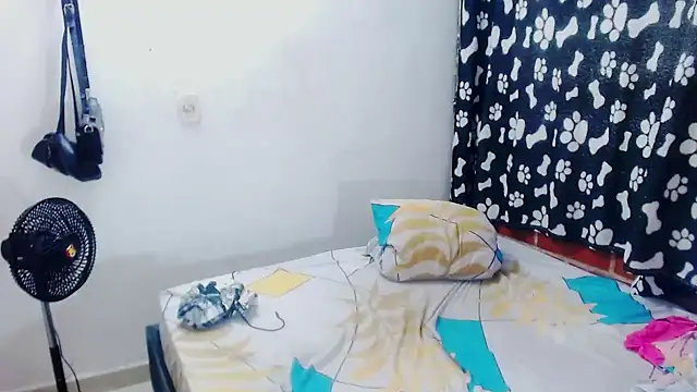 taniabigxx online show from 25, 5, 2026