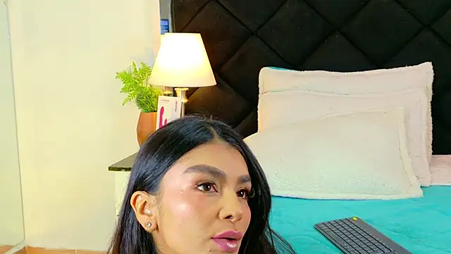 Holly Brensonexx  online show from 16, 10, 2025