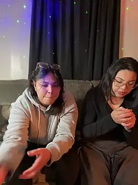 miacanela xo online show from 26, 11, 2025