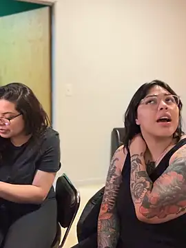 miacanela xo online show from 17, 12, 2025