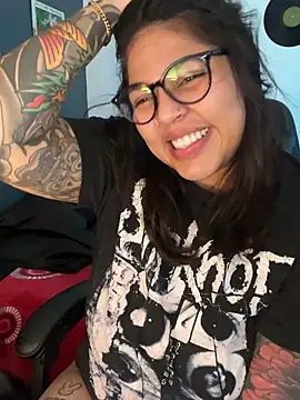 miacanela xo online show from 13, 4, 2026