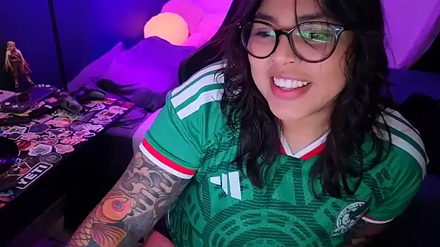 Snapshot of miacanela_xo chatting on 30, 6, 2026 miacanela xo online show from 30, 6, 2026