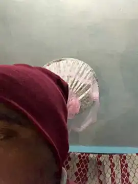 Snapshot of SweetFatBoy chatting on 9, 3, 2025 SweetFatBoy online show from 9, 3, 2025