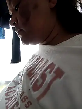 Snapshot of Julieta-tits chatting on 27, 7, 2026 Julieta-tits online show from 27, 7, 2026