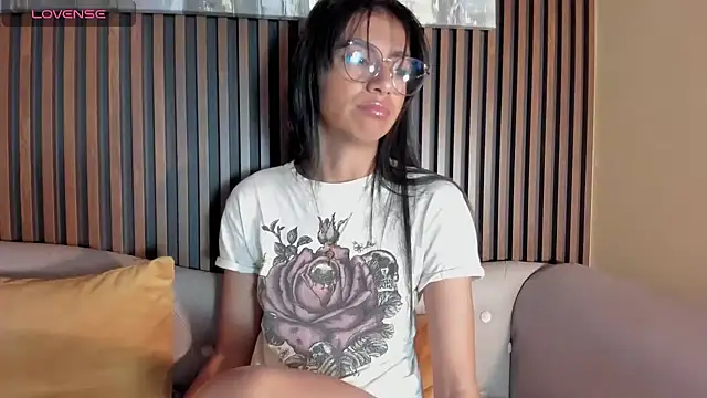 Tamaraakins online show from 13, 3, 2025