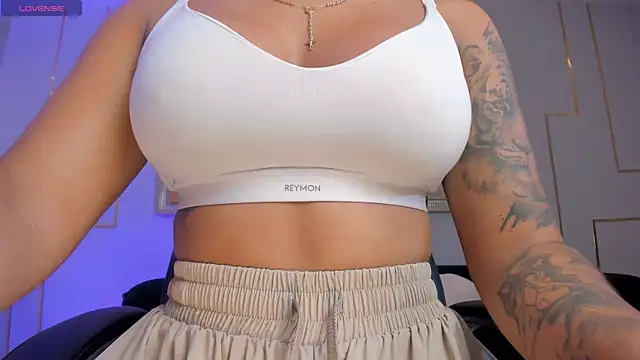 NicoleSanz  online show from 10, 9, 2025