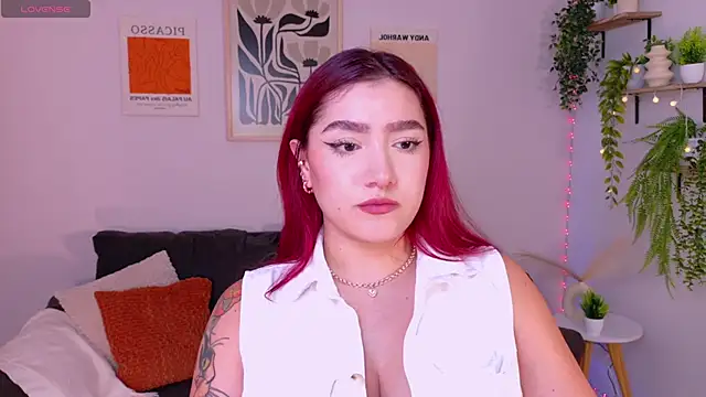 Snapshot of ViolettCastel chatting on 23, 4, 2026 ViolettCastel online show from 23, 4, 2026