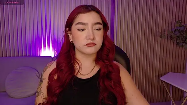 Snapshot of ViolettCastel chatting on 7, 11, 2025 ViolettCastel online show from 7, 11, 2025