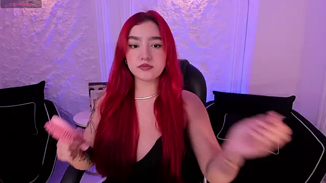 Snapshot of ViolettCastel chatting on 14, 10, 2025 ViolettCastel online show from 14, 10, 2025