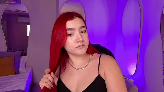 Snapshot of ViolettCastel chatting on 26, 11, 2025 ViolettCastel online show from 26, 11, 2025