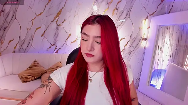 Snapshot of ViolettCastel chatting on 22, 10, 2025 ViolettCastel online show from 22, 10, 2025