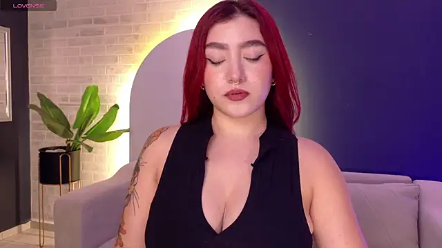 ViolettCastel online show from 7, 3, 2026