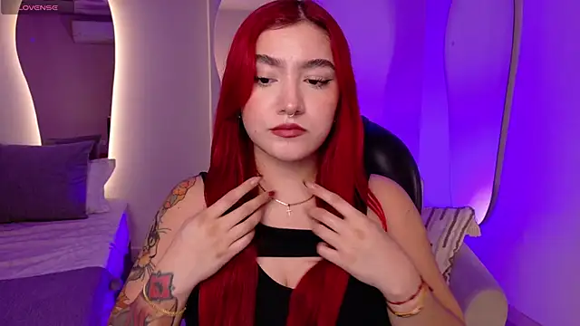 Snapshot of ViolettCastel chatting on 27, 11, 2025 ViolettCastel online show from 27, 11, 2025