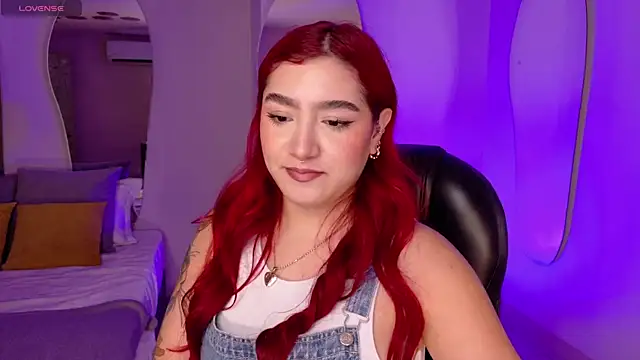 Snapshot of ViolettCastel chatting on 28, 11, 2025 ViolettCastel online show from 28, 11, 2025