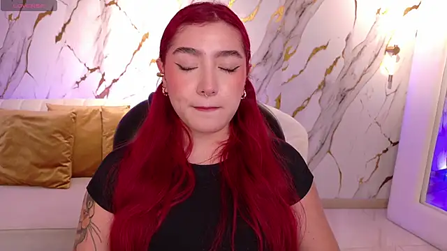 Snapshot of ViolettCastel chatting on 19, 11, 2025 ViolettCastel online show from 19, 11, 2025