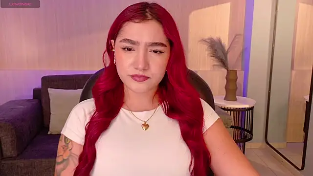 Snapshot of ViolettCastel chatting on 3, 11, 2025 ViolettCastel online show from 3, 11, 2025