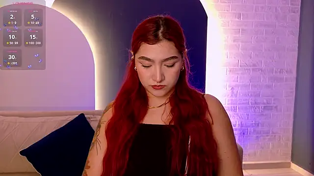 Snapshot of ViolettCastel chatting on 9, 11, 2025 ViolettCastel online show from 9, 11, 2025