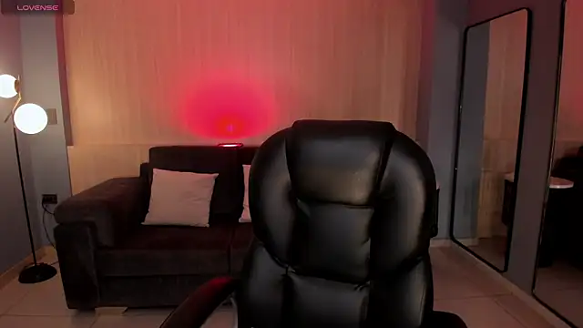 Snapshot of ViolettCastel chatting on 30, 10, 2025 ViolettCastel online show from 30, 10, 2025