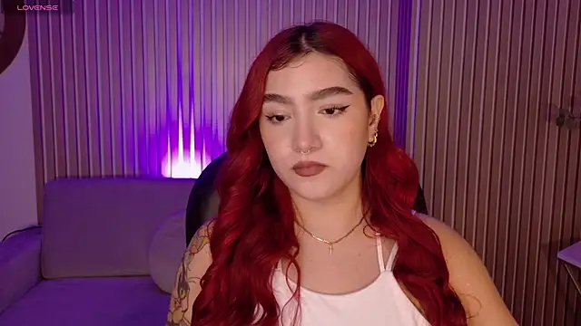 Snapshot of ViolettCastel chatting on 6, 11, 2025 ViolettCastel online show from 6, 11, 2025