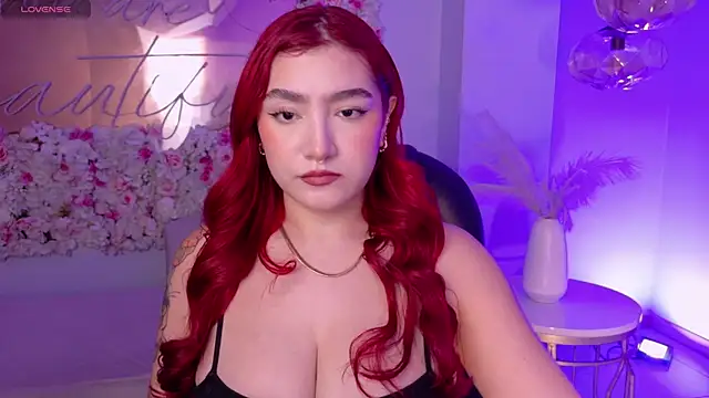 Snapshot of ViolettCastel chatting on 21, 11, 2025 ViolettCastel online show from 21, 11, 2025