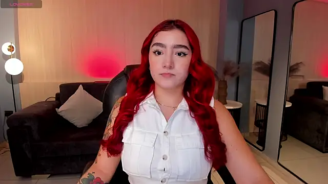 Snapshot of ViolettCastel chatting on 27, 10, 2025 ViolettCastel online show from 27, 10, 2025