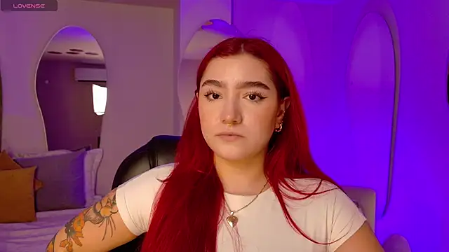 Snapshot of ViolettCastel chatting on 15, 11, 2025 ViolettCastel online show from 15, 11, 2025