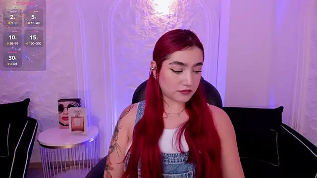 Snapshot of ViolettCastel chatting on 16, 10, 2025 ViolettCastel online show from 16, 10, 2025