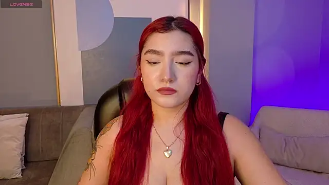 Snapshot of ViolettCastel chatting on 8, 11, 2025 ViolettCastel online show from 8, 11, 2025