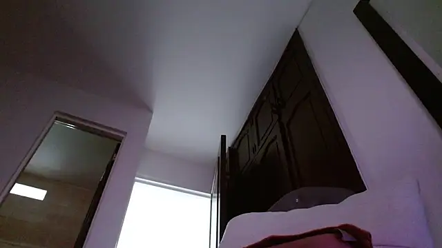 sweetsarabig22cm online show from 28, 3, 2026