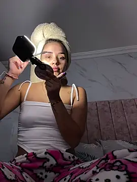 Kimmymadison- online show from 18, 7, 2026