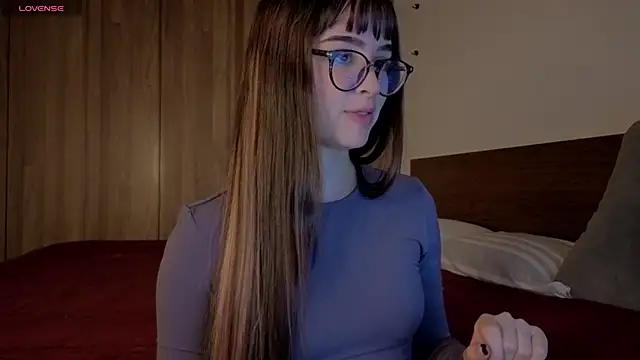 Snapshot of Roxxy_mora chatting on 4, 6, 2026 Roxxy mora online show from 4, 6, 2026