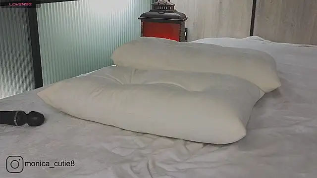 Monikacutie online show from 27, 2, 2025