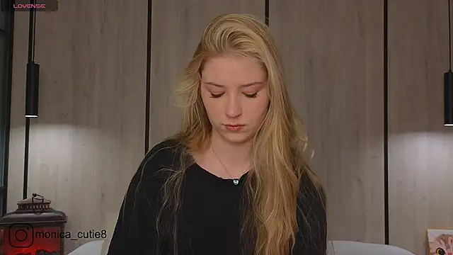 Monikacutie online show from 20, 3, 2025