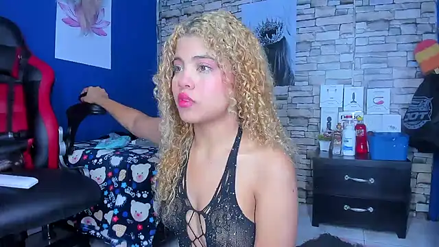 sofiacastillo01 online show from 7, 3, 2025