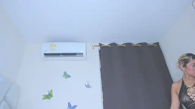 sofiacastillo01 online show from 13, 4, 2026