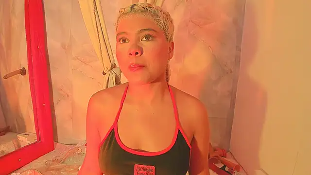 Snapshot of sofiacastillo01 chatting on 28, 6, 2026 sofiacastillo01 online show from 28, 6, 2026