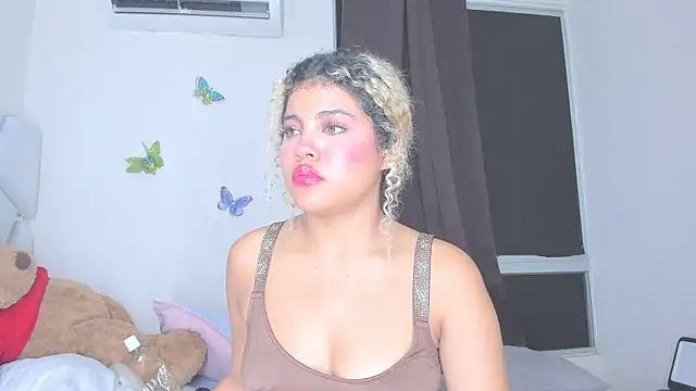 sofiacastillo01 online show from 21, 4, 2026