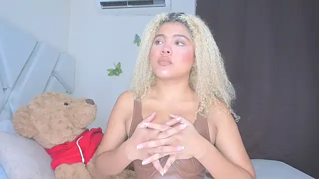 sofiacastillo01 online show from 13, 2, 2026