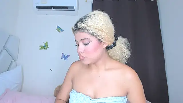 sofiacastillo01 online show from 28, 2, 2026