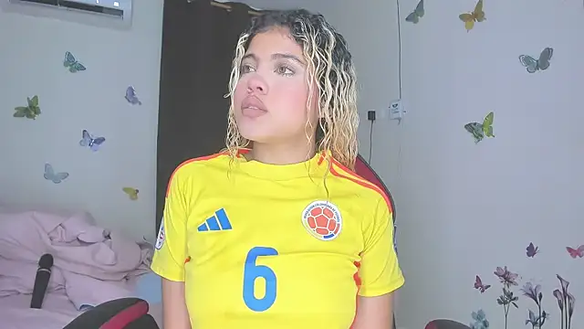 sofiacastillo01 online show from 16, 12, 2025