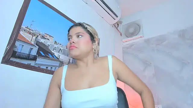 sofiacastillo01 online show from 25, 5, 2026