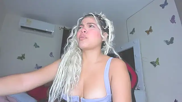 sofiacastillo01 online show from 14, 10, 2025