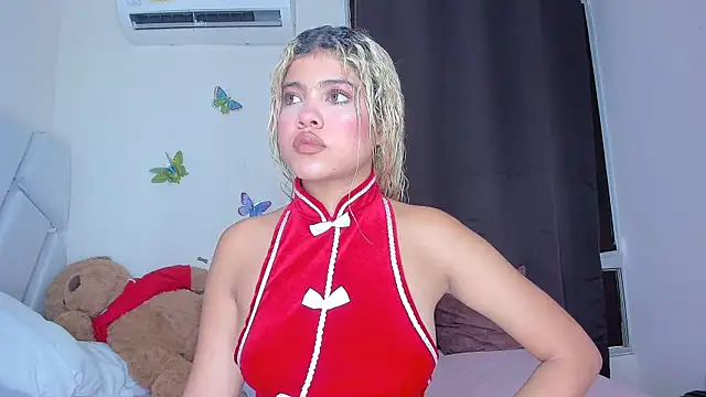 sofiacastillo01 online show from 16, 3, 2026