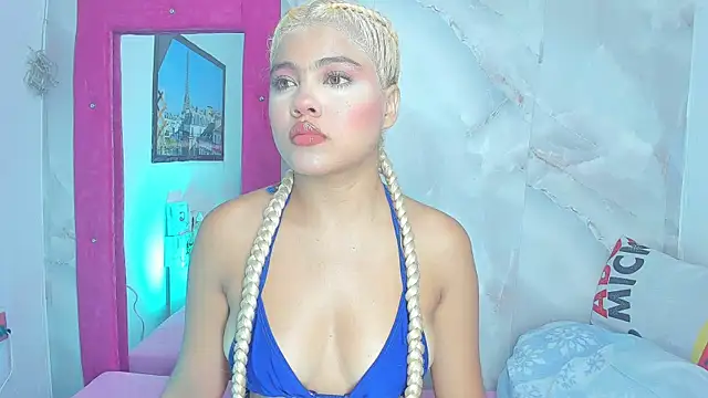 Snapshot of sofiacastillo01 chatting on 19, 6, 2026 sofiacastillo01 online show from 19, 6, 2026