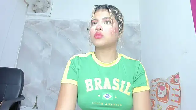 sofiacastillo01 online show from 16, 5, 2026