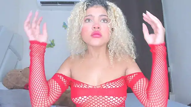 sofiacastillo01 online show from 12, 4, 2026