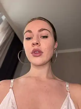 Snapshot of LoveGameSexx chatting on 4, 1, 2025 LoveGameSexx online show from 4, 1, 2025