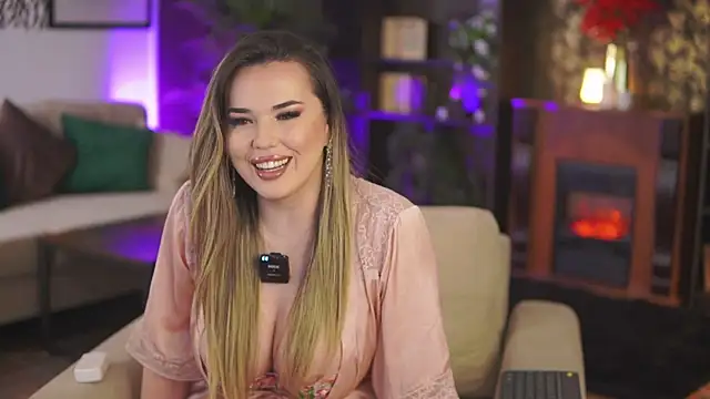 Snapshot of EvaSunderland chatting on 11, 3, 2025 EvaSunderland online show from 11, 3, 2025